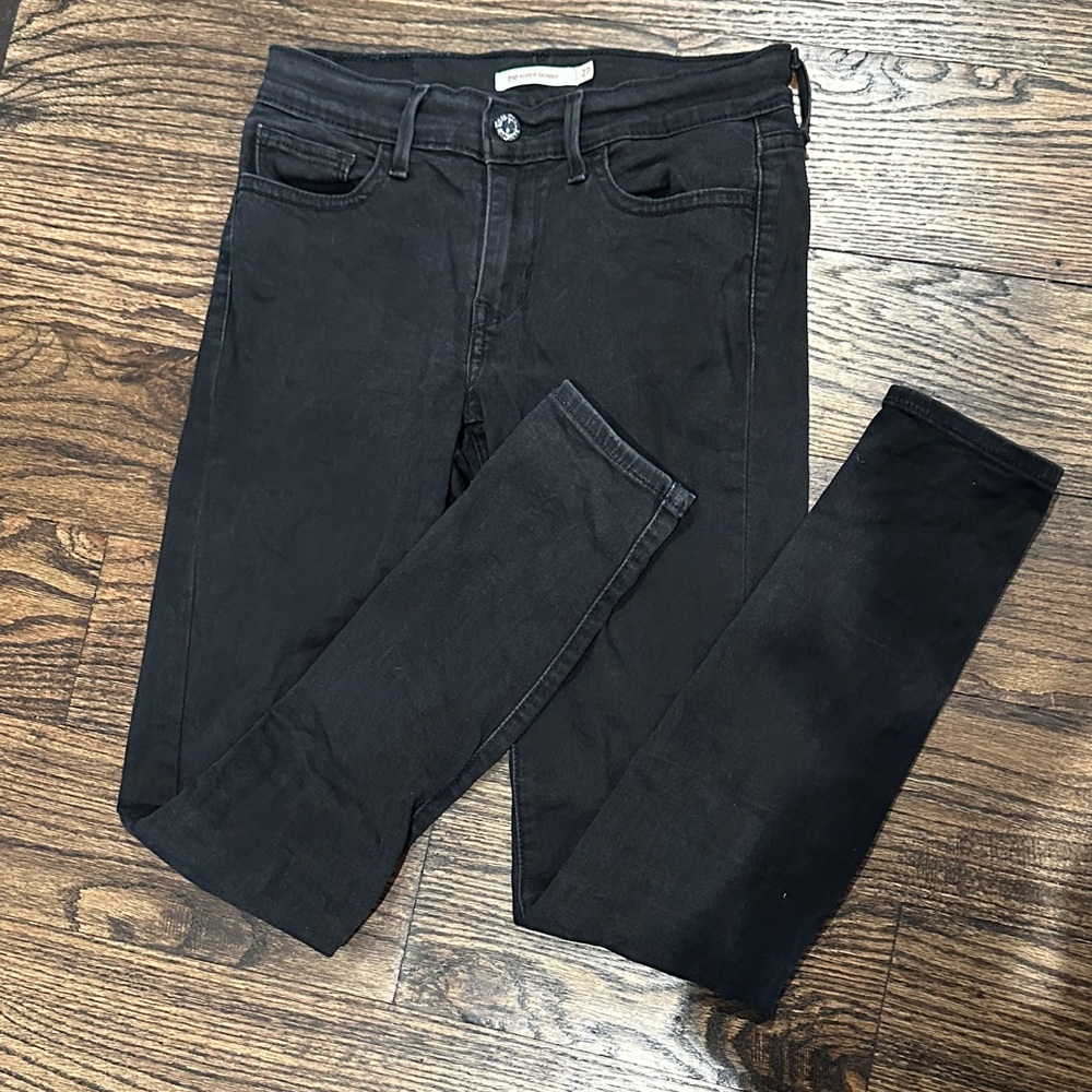 Levi's Women's Dark Black Skinny Jeans